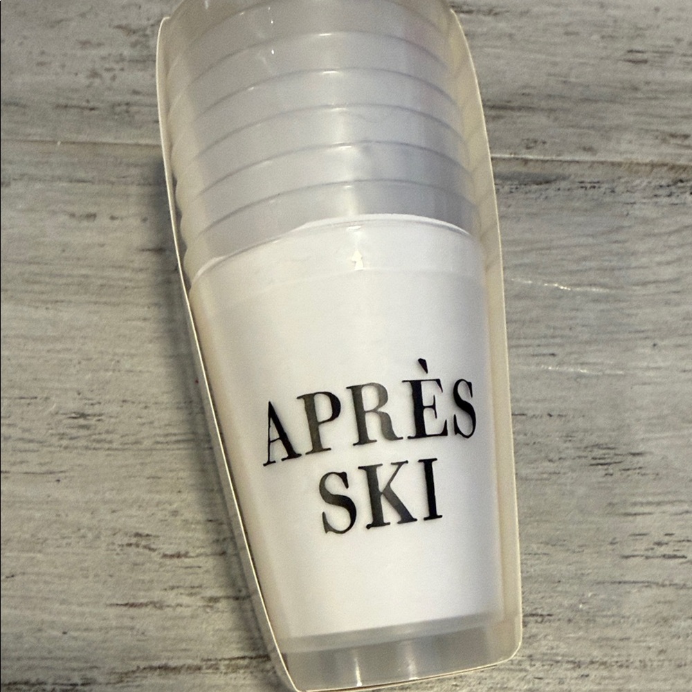 Santa Barbara Design Studio Après Ski 8 Frost White Cups NWT
